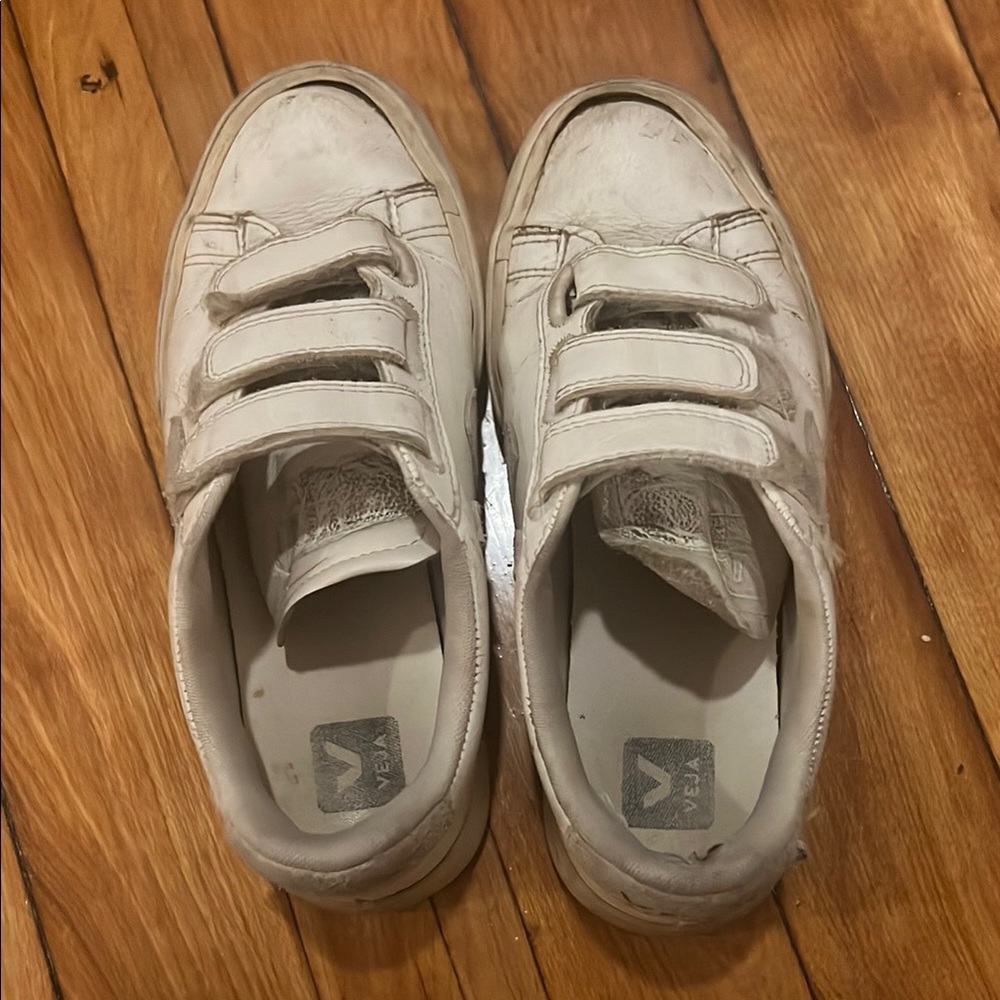 Veja Cream Sneakers with Velcro Straps